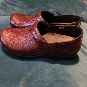 Sanita clogs